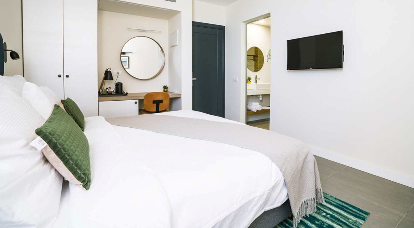 Roxon Sea Sand Bat Yam - Deluxe Room