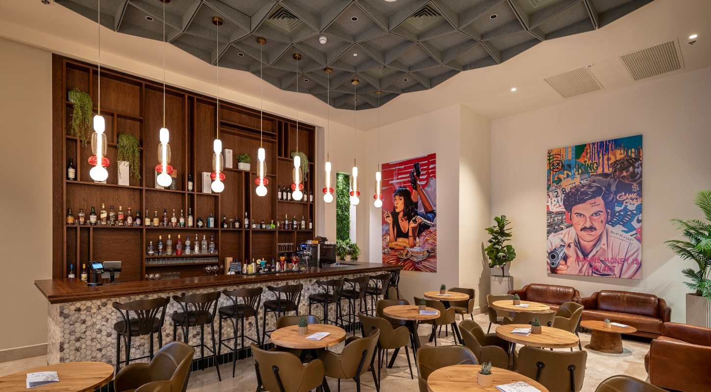 רוקסון רד סי אילת - מוסטנג-לובי בר