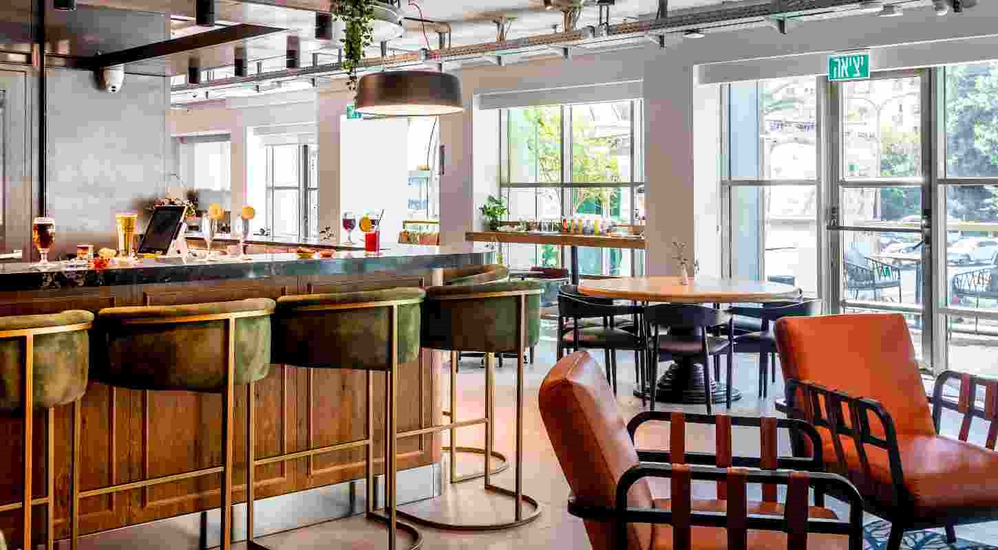 ramargan-ramada-lobby-19-1450-800