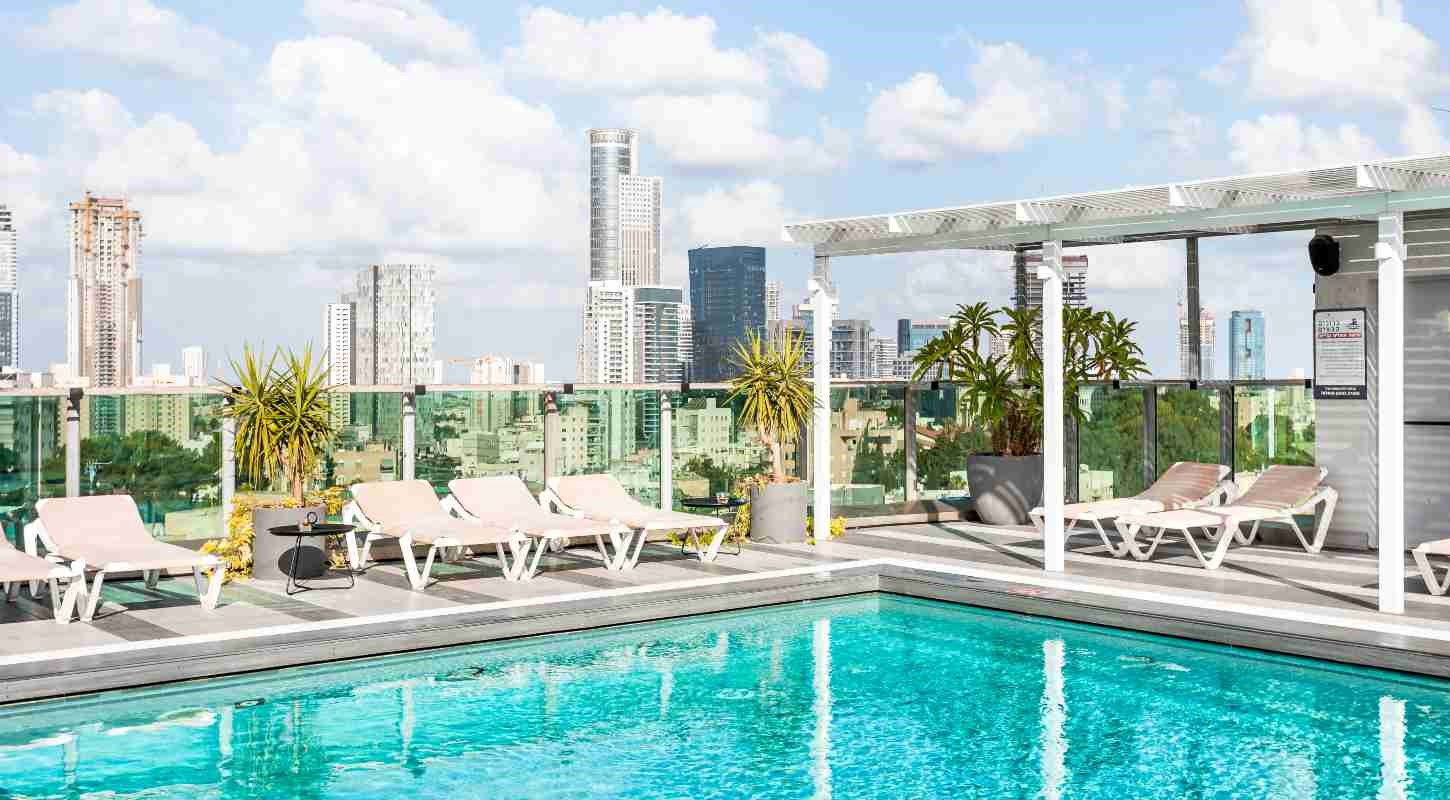 ramatgan-ramada-pool-16-1450-800